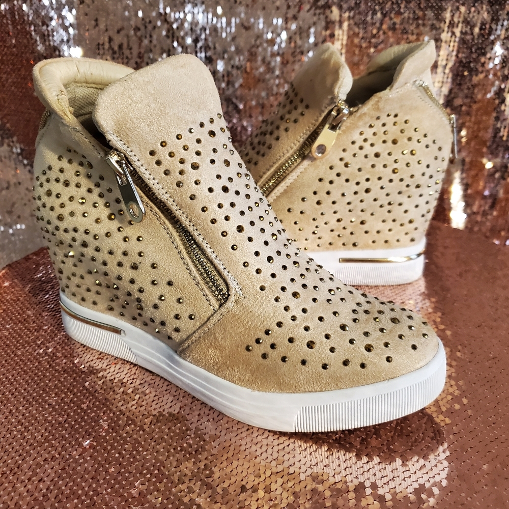 Wedge sneakers